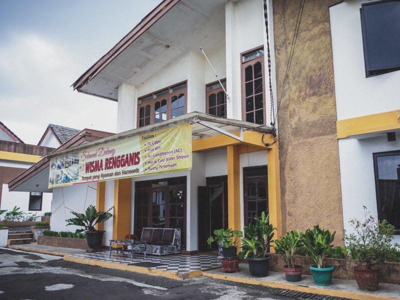 Reddoorz Near Taman Kota Lapang Merdeka סוקאבומי מראה חיצוני תמונה