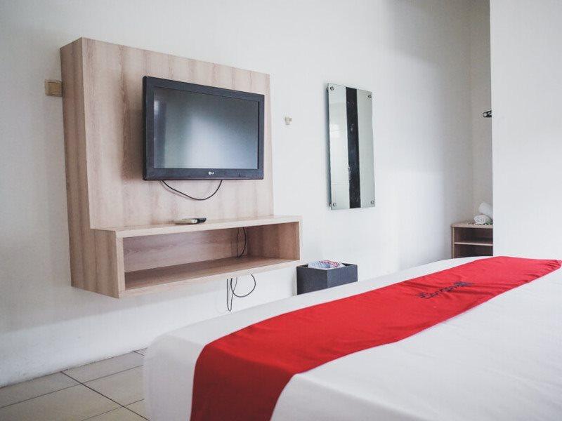 Reddoorz Near Taman Kota Lapang Merdeka סוקאבומי מראה חיצוני תמונה